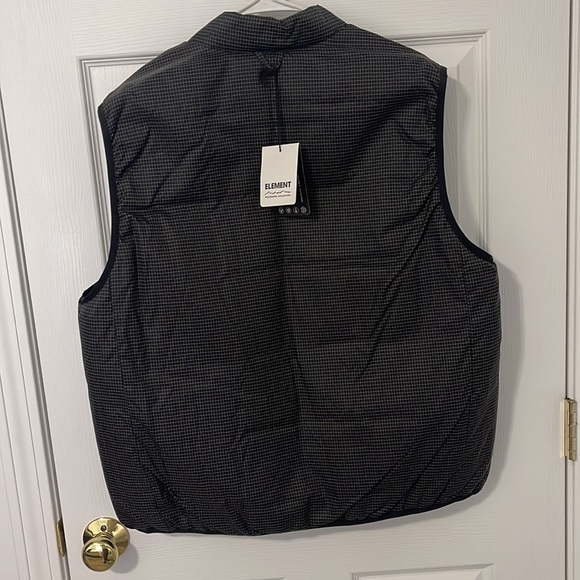 Element Vest - Picture 3 of 7